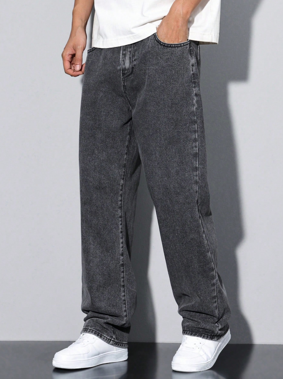 Jeans holgados para hombre con bolsillos inclinados y pierna recta